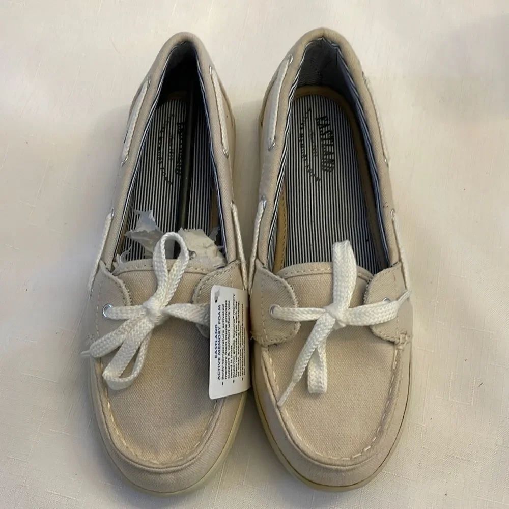EASTLAND BONE CANVAS BOAT SHOES. NEW IN BOX